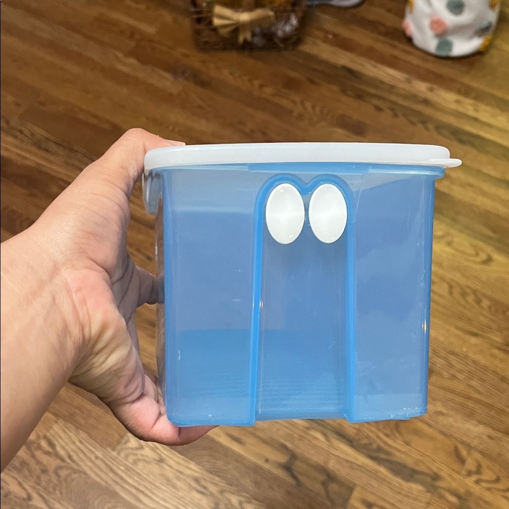 Tupperware FRIDGESMART Fruit Vegetable‎ Storage Container
